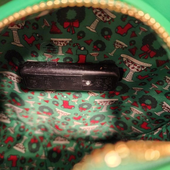 Loungefly Peanuts Snoopy Woodstock Christmas Wreath Light UP Crossbody Bag NEW - Picture 9 of 11